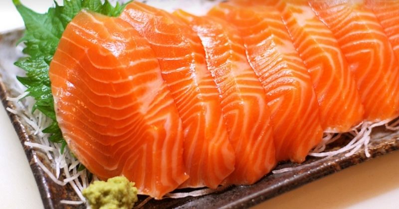 Cá hồi Sapa tươi có thịt màu cam và vị béo