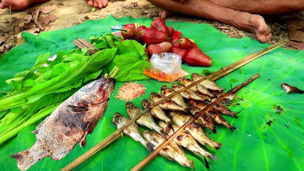 Cá suối nướng Sapa thịt ngọt, chắc, không tanh, thường được nướng ngay bên suối, ăn nóng rất hấp dẫn.