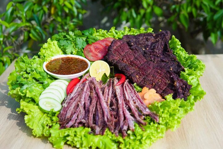 Cách bảo quản thịt trâu gác bếp sau khi mua